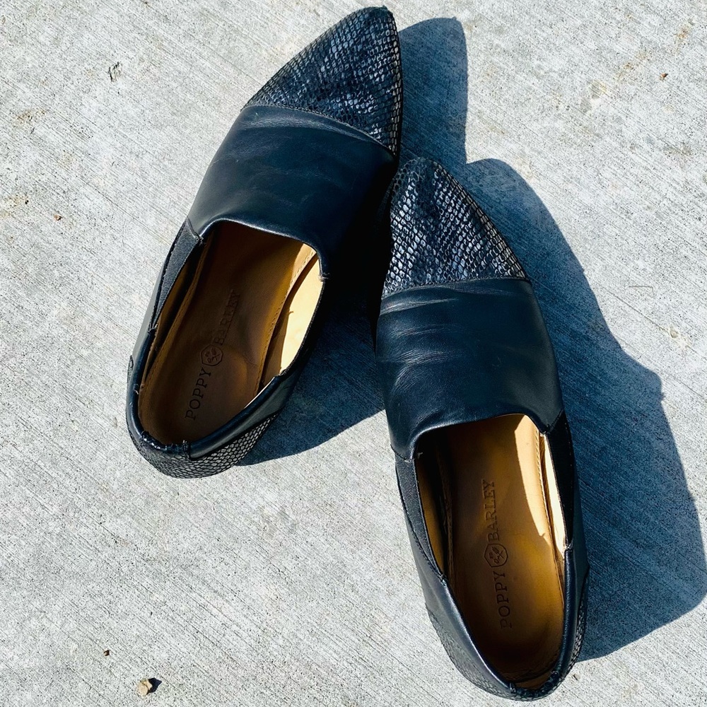 365 - Slip-on Snake